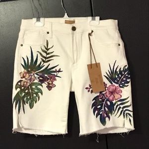 Driftwood Gorgeous White Floral Shorts
